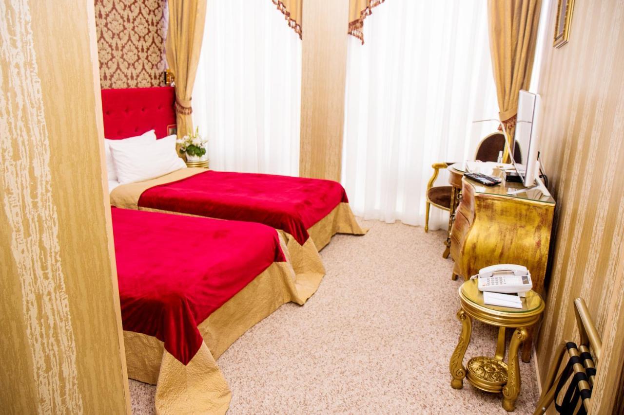 Boutique Spa Casino Hotel Lybid Plaza Khmel'nyts'kyy Ngoại thất bức ảnh